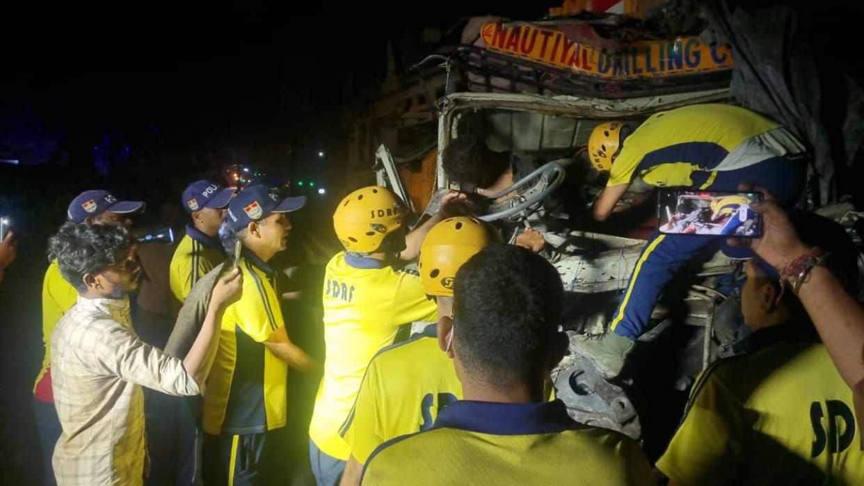 Horrific accident Truck and trolley collided near Rishikesh and caught fire two drivers died Uttarakhand News