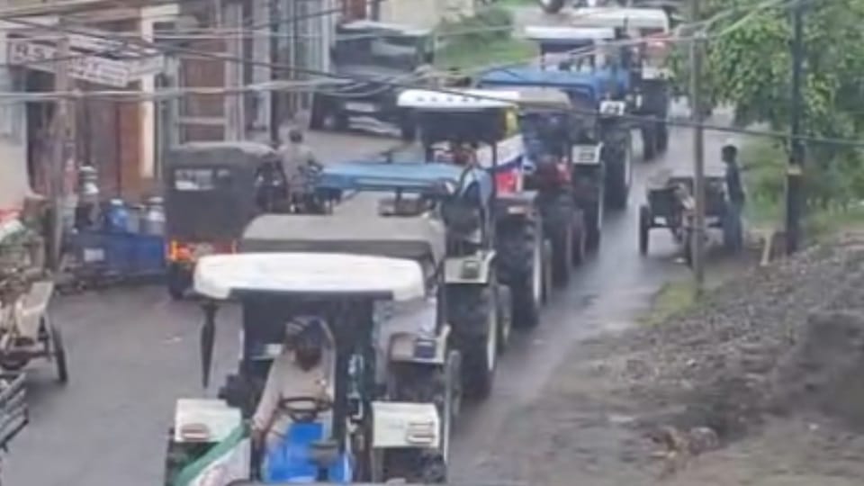 Opposition to Land Pooling Scheme Farmers tractor march today all update