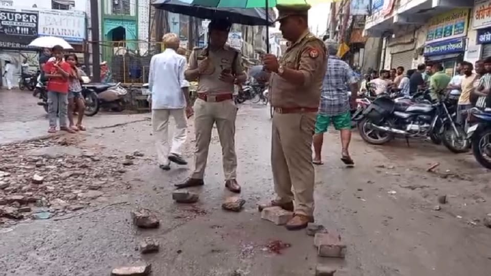UP News: Gangster shot dead in public in Meerut, attackers fled brandishing weapons