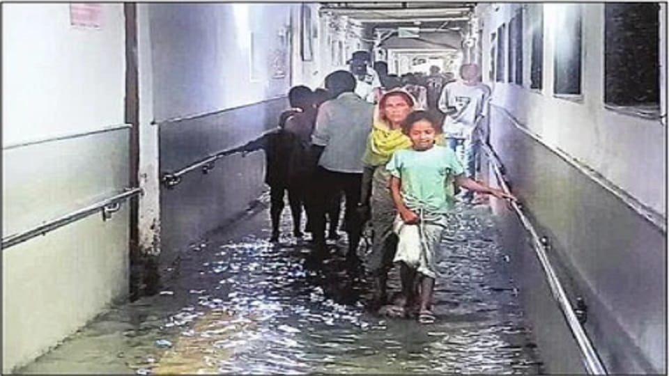 Delhi: Rainwater filled in the corridor of Safdarjung Hospital