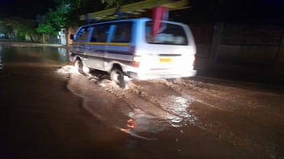 heavy rainfall in agra Mausam today People Troubled By Waterlogging