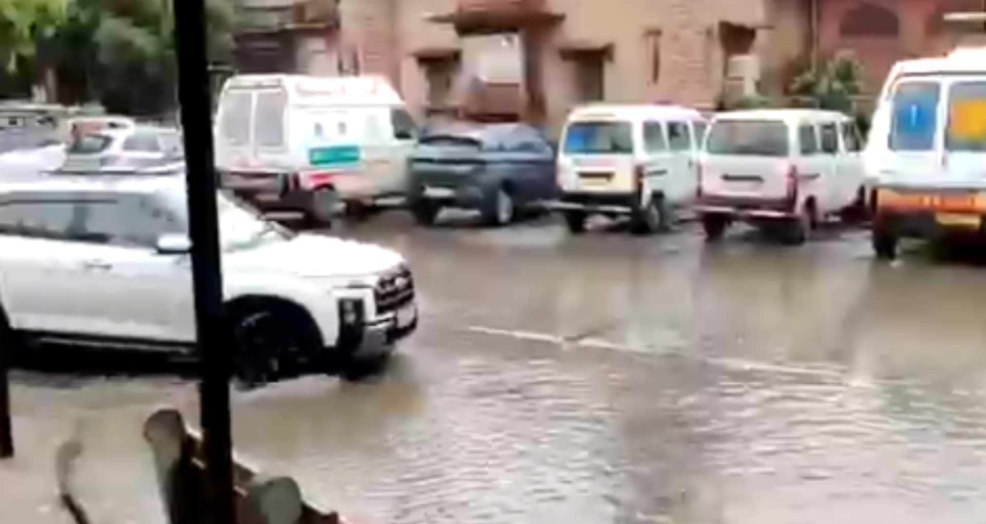 rajasthan heavy rain dholpur army alert kota barrage open flood situation 2025