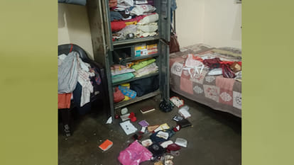 Kanpur: Lakhs of rupees stolen in broad daylight by breaking the locks of a closed house