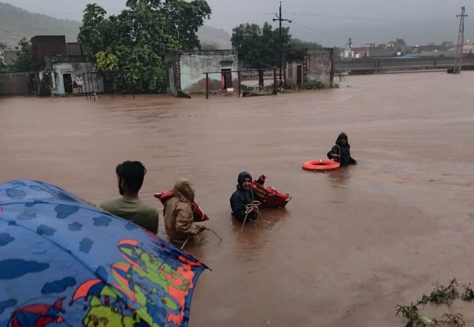 Floods in several districts – People shifted from many villages in Karauli, Dholpur, Sawai Madhopur