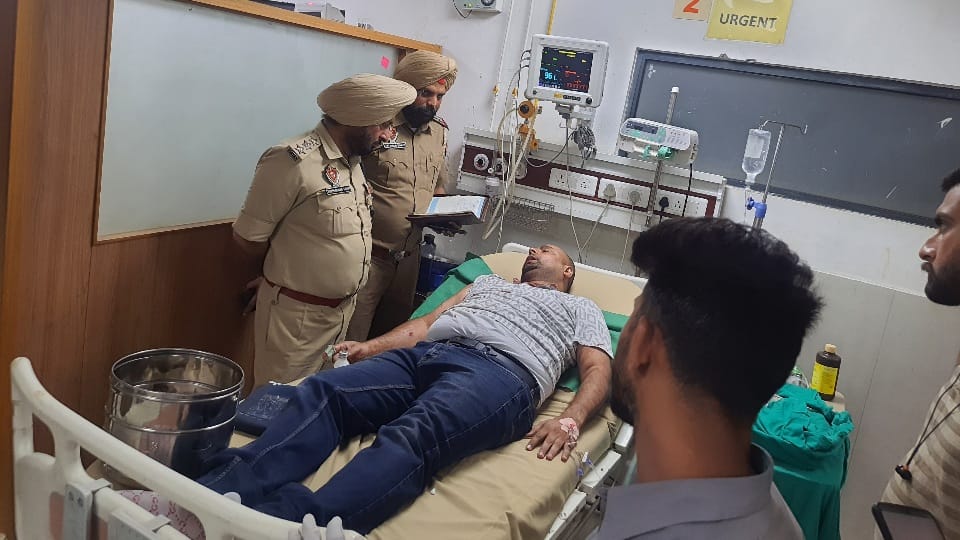 Bike riding miscreants fired at doctor in Firozepur