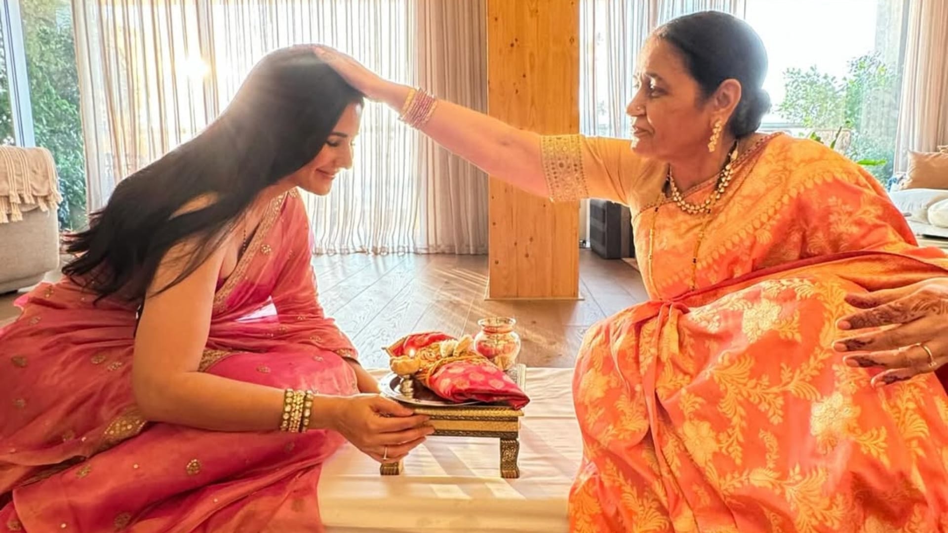 Bollywood Saas Bahu Duos Katrina Veena Kaushal Kareena Kapoor Sharmila Tagore Deepika Padukone Anju Bhavnani