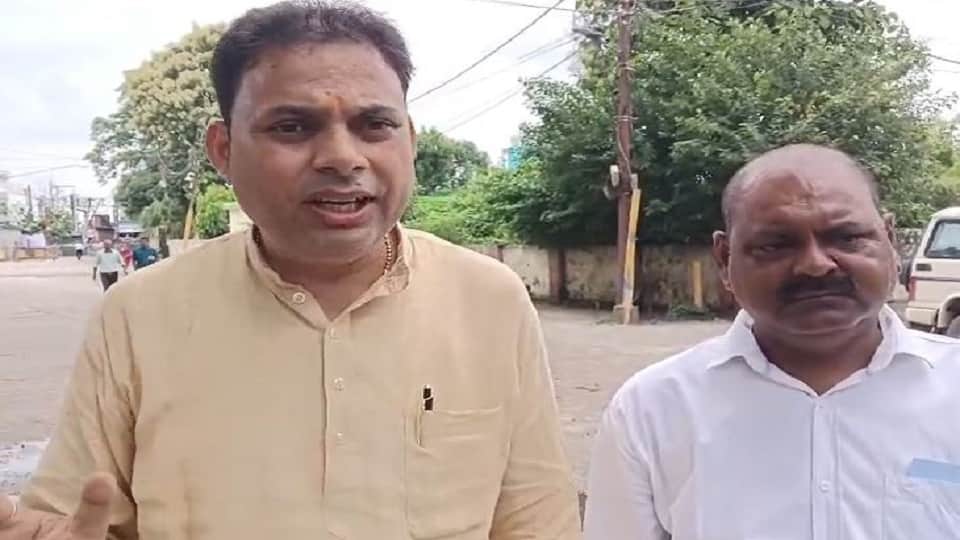 विधायक भुवन कापड़ी