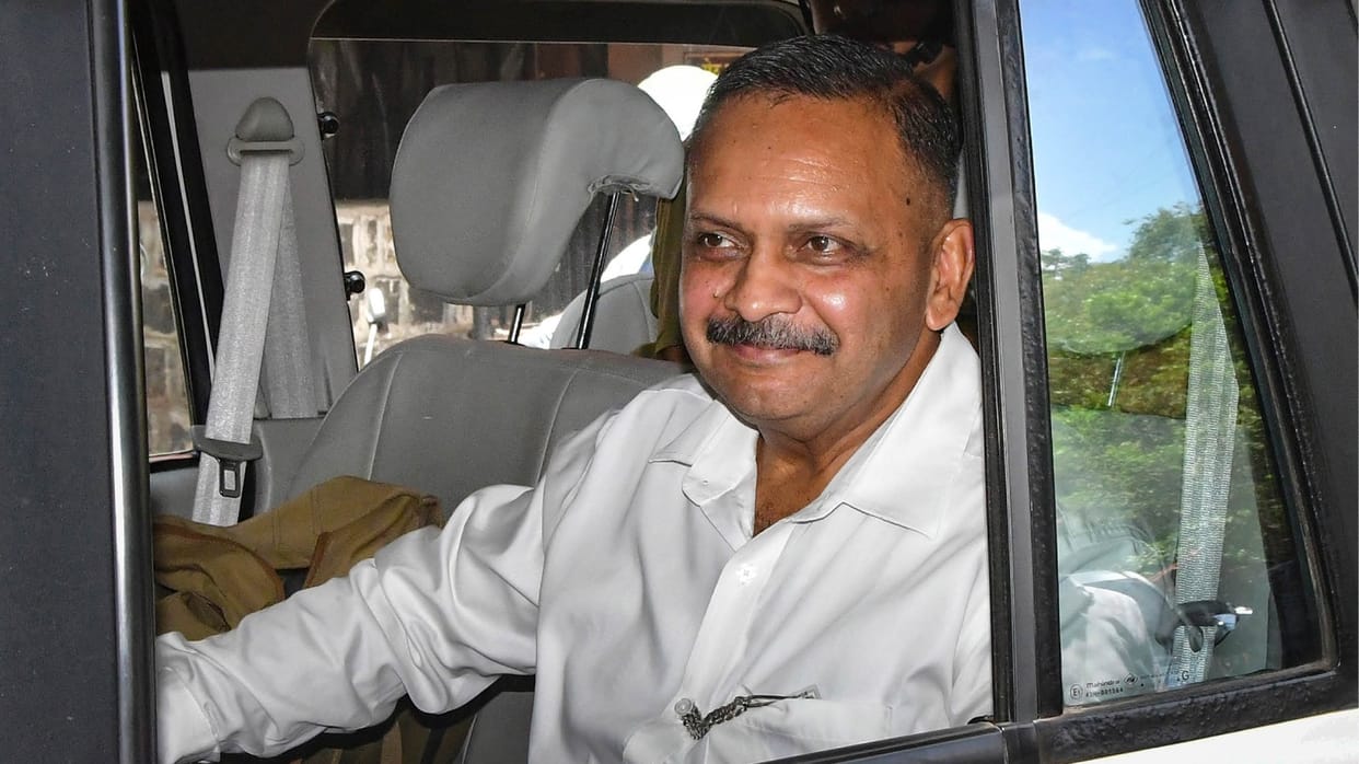 Major relief for Colonel Purohit  Armed Forces Tribunal defers retirement for time investigation continues
