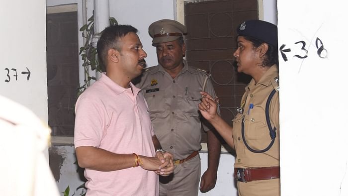 UP: 'तू पागल, तेरा बेटा पागल...', पत्नी से ये बात कहते थे ASP, इस कारण होती थी दंपती में खटपट; महिला ने दी जान ASP wife committed suicide in Lucknow Allegation ASP used to say to his wife you are crazy, your son is crazy