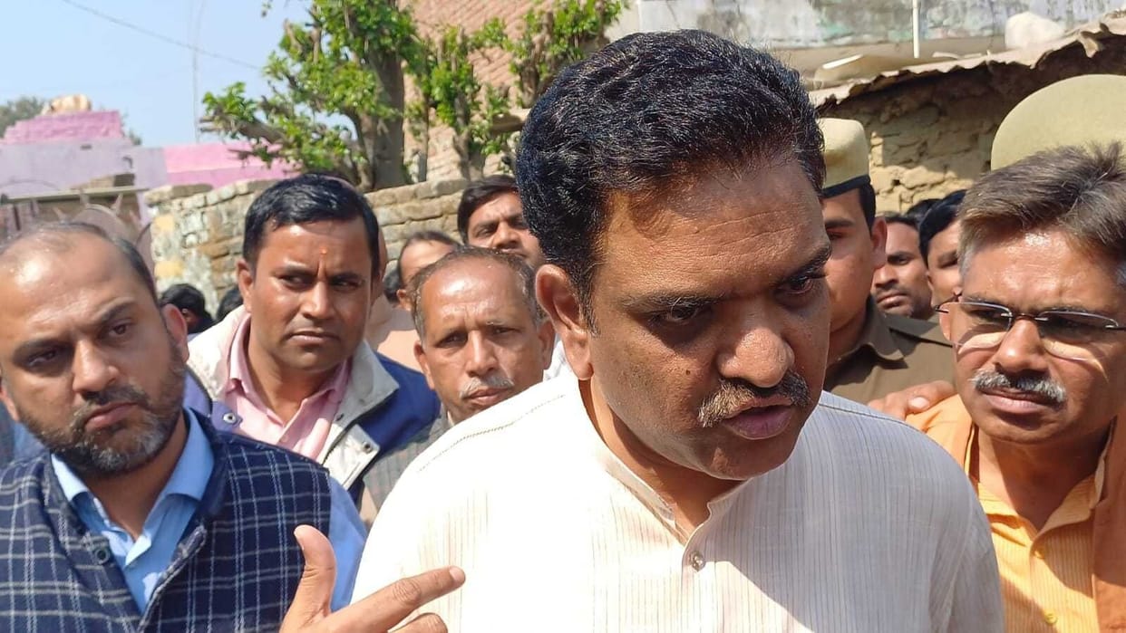 UP: Minister Asim Arun's personal secretary molested a woman, the minister himself called the police and got h