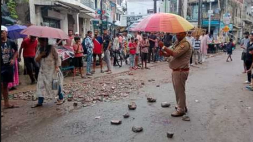 Gangster Saleem Shot Dead Near Police Outpost in Meerut Chased for 3 KM in Broad Daylight UP News In Hindi