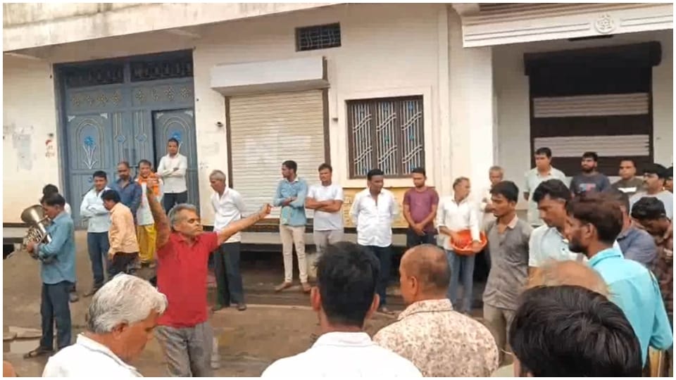 MP News Mandsaur Man Dances in Friend’s Funeral Procession, Fulfills 5-Year-Old Promise