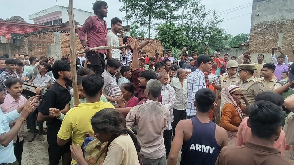 Chaos in Bijnor: Two brothers who came to meet their fiancees, were beaten by mob thinking they were thieves