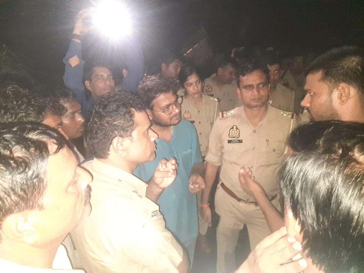 Three friends riding bike died in road accident at Narkhi in Firozabad