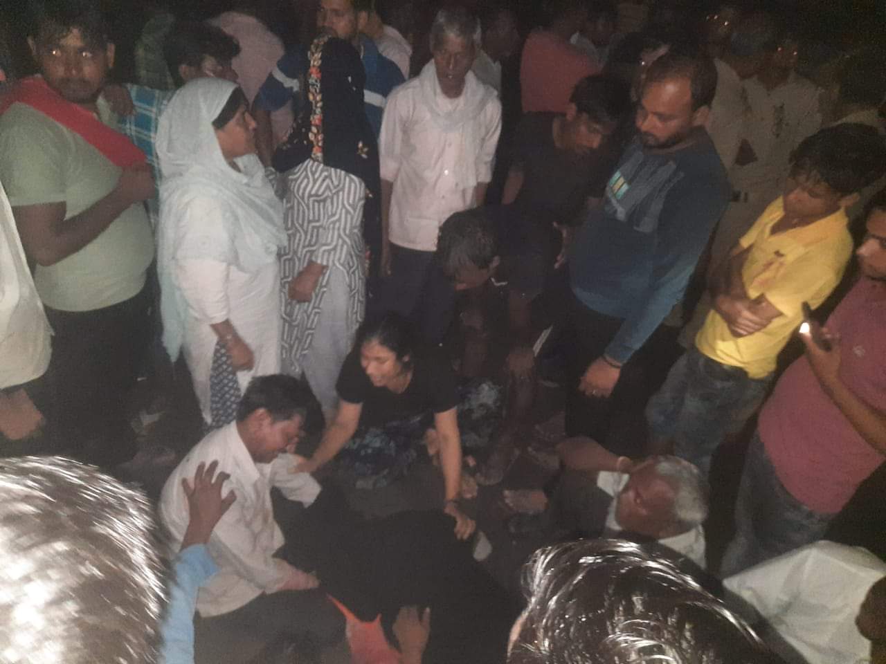 Three friends riding bike died in road accident at Narkhi in Firozabad