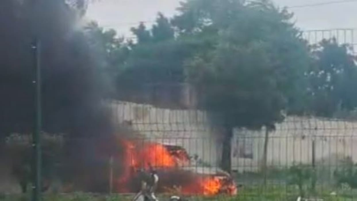 Udaipur News: Massive Fire in Moving Bolero on Dabok-Chittorgarh Highway, Passengers Jumped to Safety