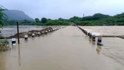 Bundi News: Rising Water Level in Mej River Damages Culvert Edge, Traffic Halted Amid Safety Concerns