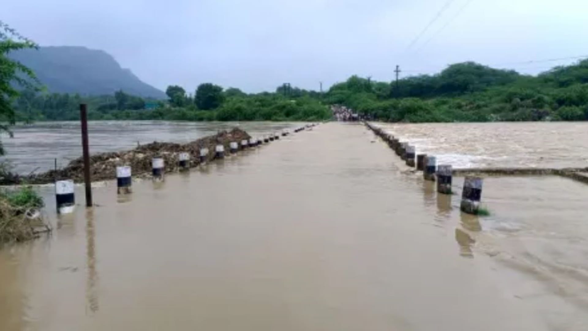 मेज नदी में जलस्तर बढ़ा