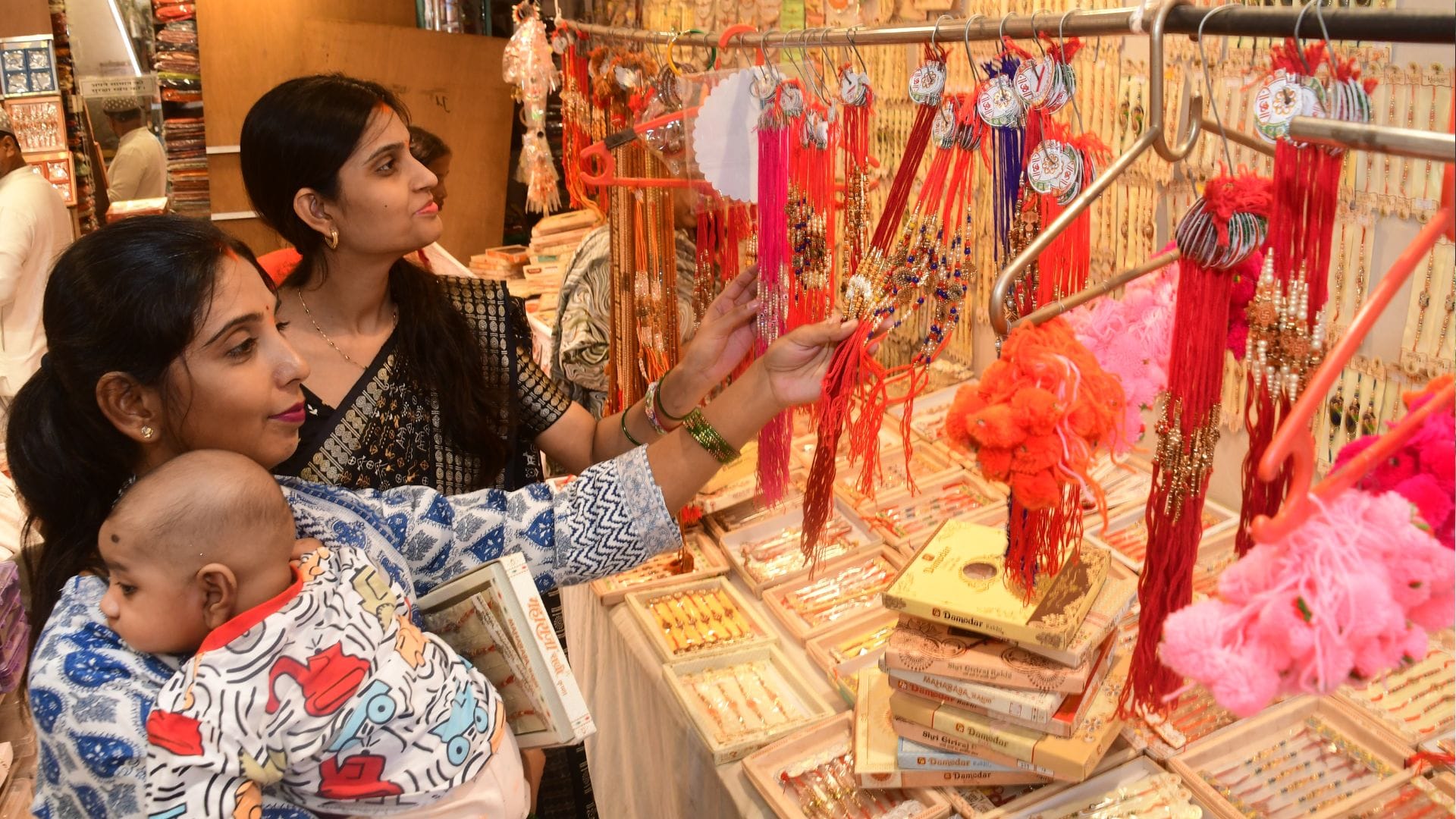 Raksha Bandhan 2025 Do not tie these types of rakhis on raksha bandhan