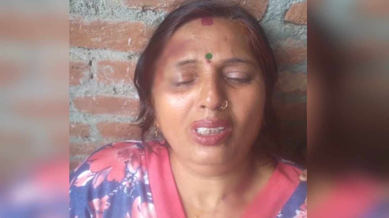miscreants entered the house with the intention of looting attacked the woman in Bareilly