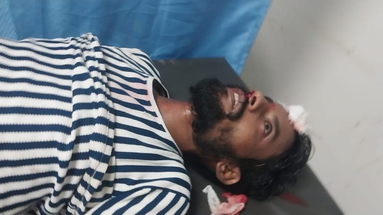 Bihar News: पत्नी के प्रेमी ने चाकू से जानलेवा हमला किया, साले ने लाठी से सिर पर किया वार, हालत गंभीर