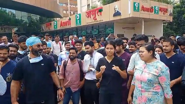Bihar: पटना एम्स में डॉक्टरों का विरोध प्रदर्शन जारी, अब काली पट्टी बांधकर काम करेंगे; कहा- मांफी मांगे विधायक