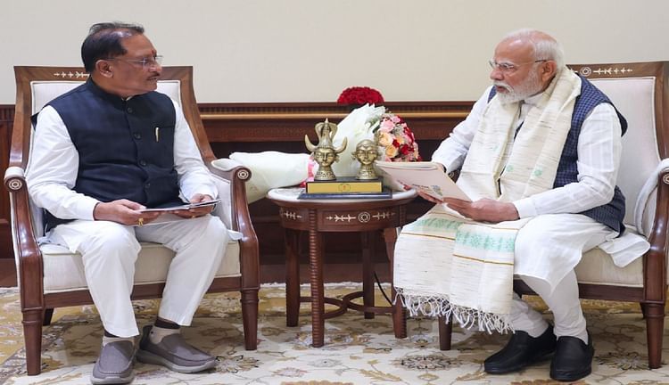 पीएम मोदी से मिले मुख्यमंत्री विष्णुदेव साय: 1 नवंबर को 'अमृत रजत महोत्सव' में प्रधानमंत्री को दिया न्यौता