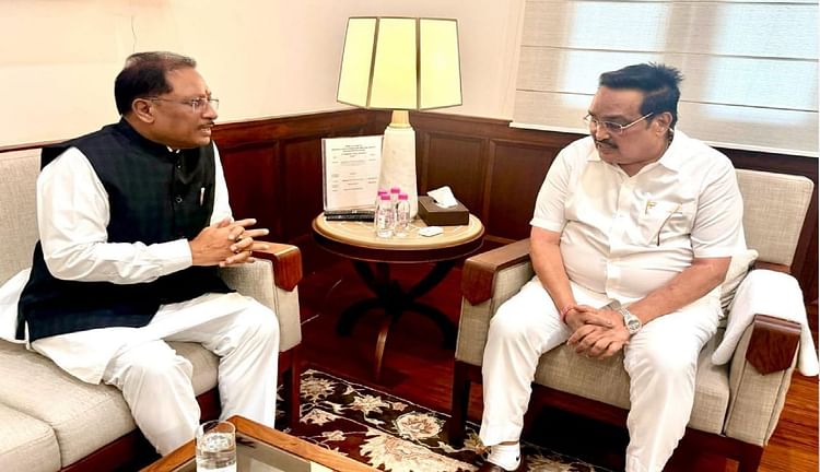 CG News: सीएम साय ने केंद्रीय जलशक्ति मंत्री सीआर पाटिल से की मुलाकात, बोधघाट परियोजना पर हुई चर्चा