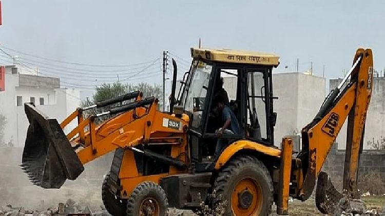Raipur News: वीर सावरकरनगर में अवैध प्लॉटिंग पर एक बार फिर कार्रवाई, एक महीने में चौथी रेड