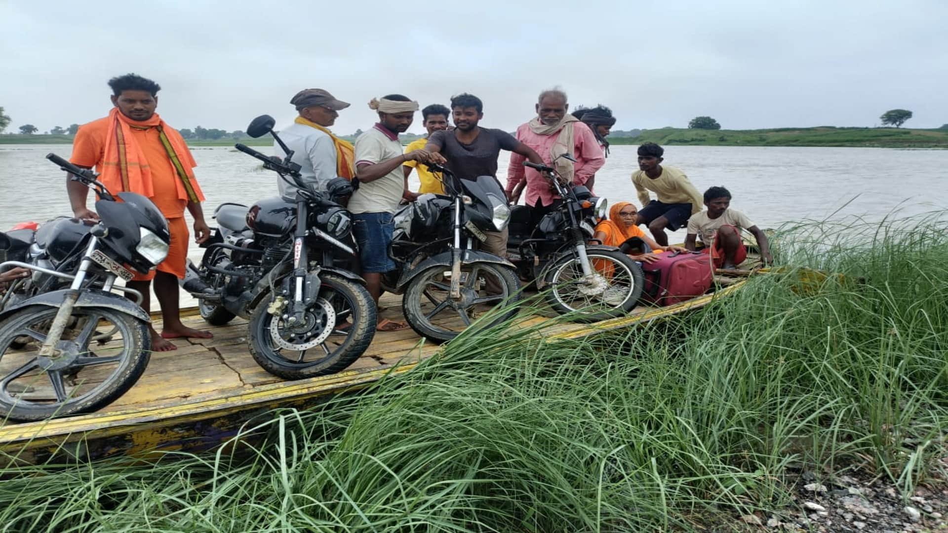 Kaushambi News Kilnahai river overflowed due to Yamuna flood, four villages lost contact