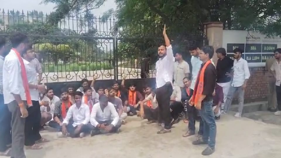 ABVP staged a sit-in protest against the suicide of a B.Tech student