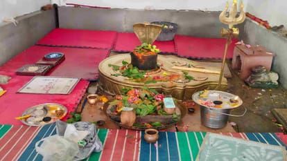 Sehore News: The end of Pataleshwar Mahadev Shivling was not found even at a depth of 30 feet