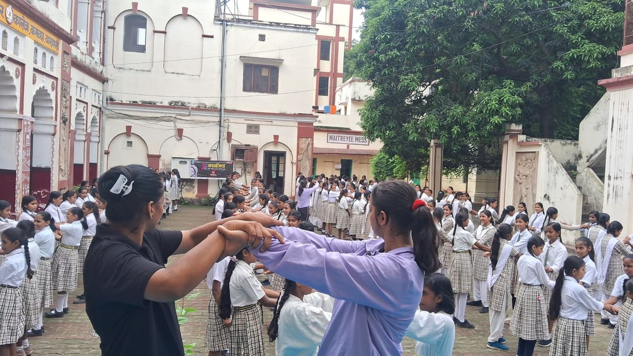Aprajita 100 Million Smiles Manav Academy of Martial Arts gave training to girl students in varanasi
