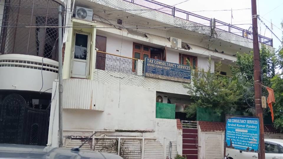 Income Tax Department team raids premises of tax practitioners in Gonda action continues for second day