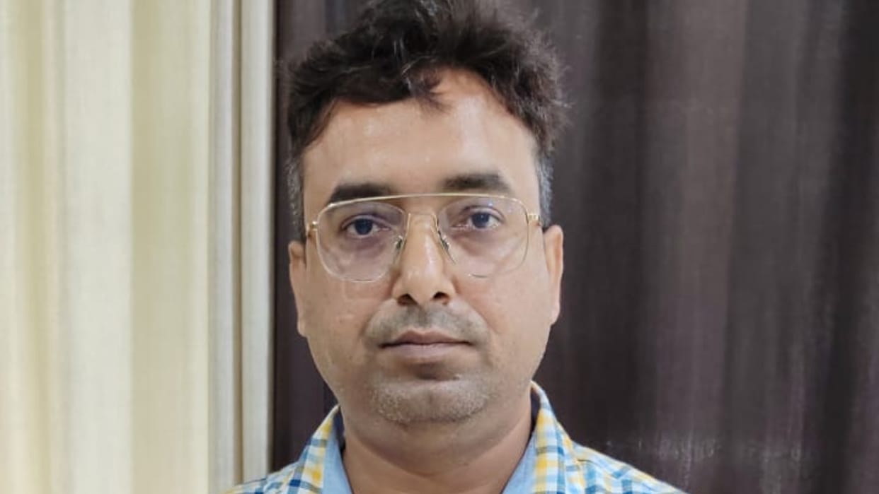 Electricity Corporation clerk arrested taking bribe of Rs 20,000 in Bareilly