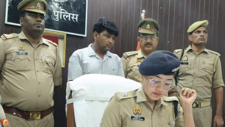 Bareilly Amravati murder wife killer Omsaran and his girlfriend sent to jail five children of two families in
