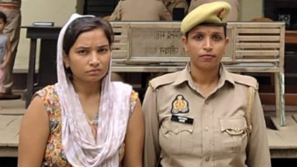 Bareilly Amravati murder wife killer Omsaran and his girlfriend sent to jail five children of two families in
