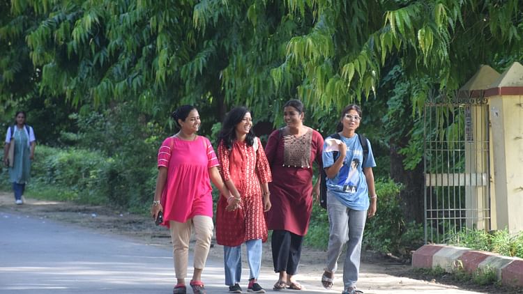 BHU Placement 2025: बीएचयू के छात्रों के लिए खुशखबरी, इस दिन से प्लेसमेंट के लिए रजिस्ट्रेशन; जानें- सब कुछ