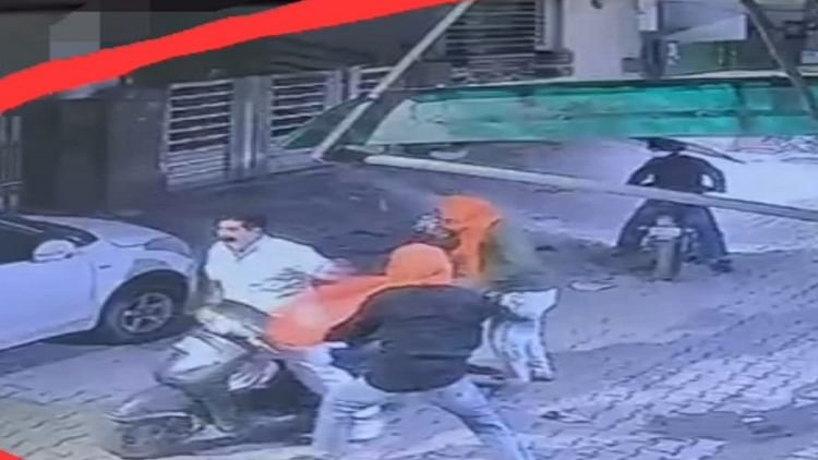 Punjab Crime: बदमाशों ने तेजदार हथियार से व्यापारी पर किया हमला, छिनी एक्टिवा, मौके से हुए फरार