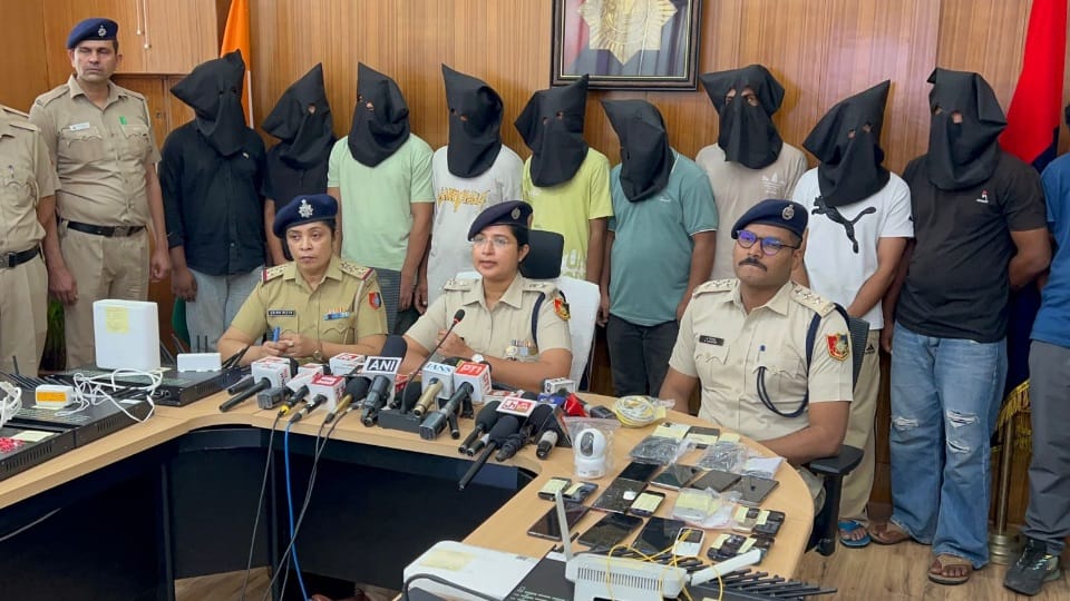 International gang of cyber thugs arrested in chandigarh game was being run from Cambodia