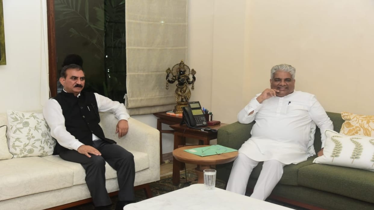 CM sukhvinder Sukhu met the Union Minister, sought forest land for the disaster affected people of Himachal