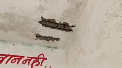 School running in a dilapidated building Five classes in two rooms children forced to study by risking their l