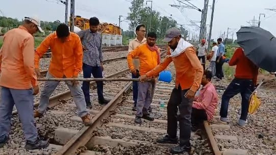 Kanpur Train Accident Derailed coaches removed from track in Bhaupur repair of damaged railway line underway