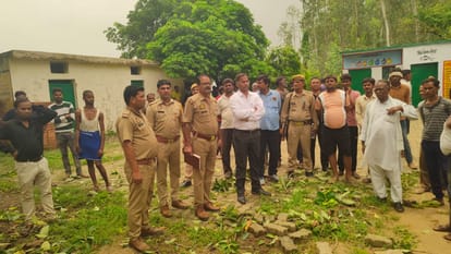 Kanpur tree branch fell on children studying outside dilapidated school two injured proposal is still pending