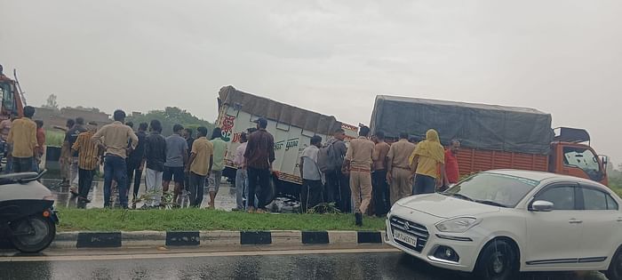 UP: दो बच्चियां, खून से सने दंपती और बहन की पांच लाशें, ऐसा हादसा...पूरा परिवार खत्म; मंजर देख कांप गई रूह whole family died on the spot; the soul trembled after seeing the scene