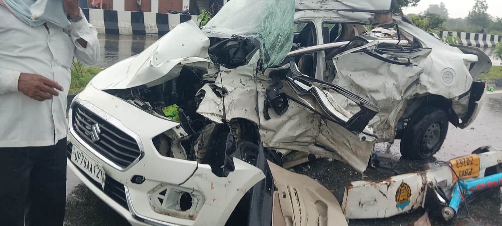 Five people died in Mainpuri road accident pregnant Pooja also lost her child in her womb
