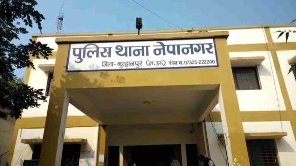 Burhanpur: In a mutual dispute, the lover killed the girl by slitting her throat