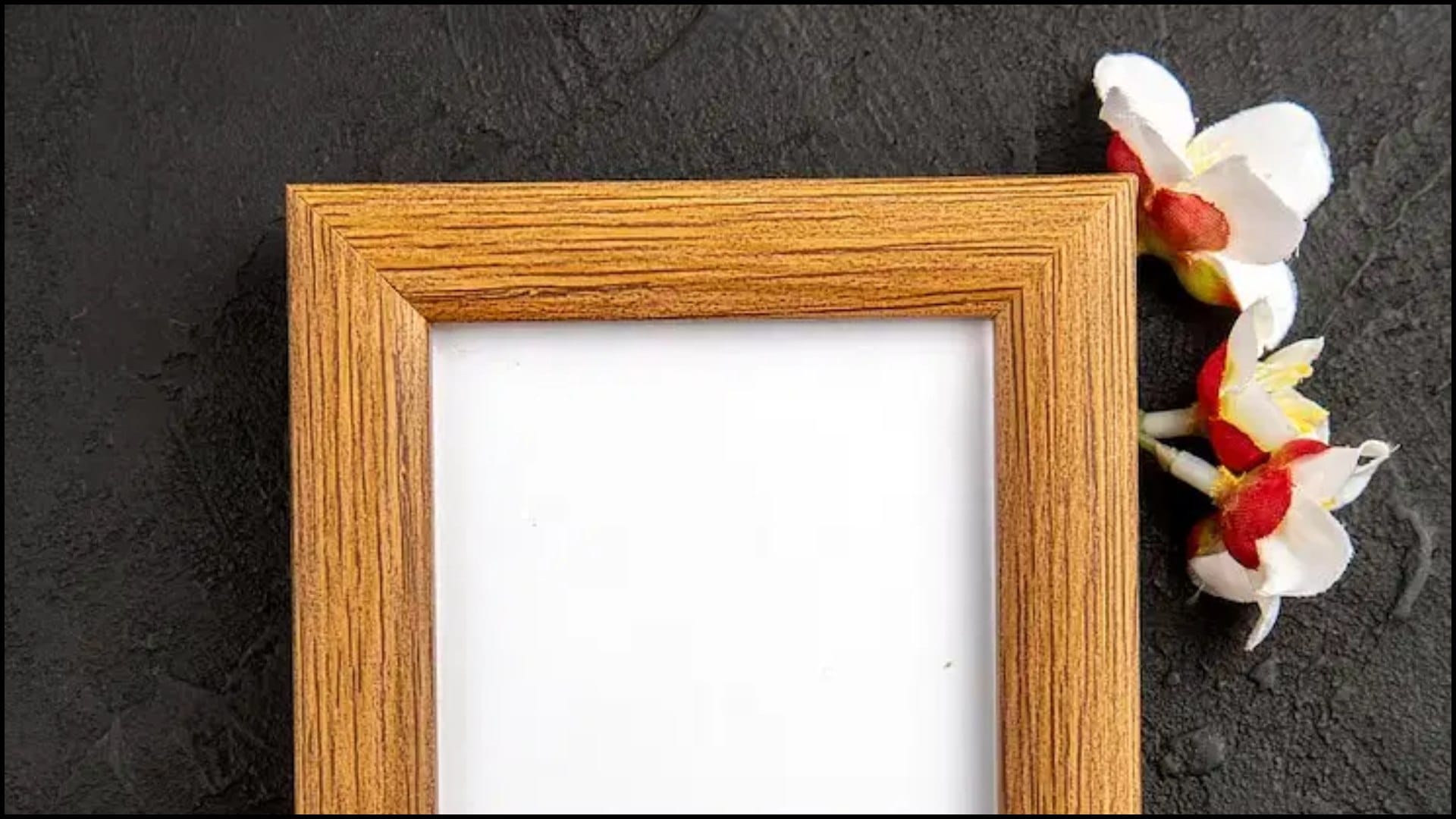 Vastu Tips to Hang Pictures for Positive Effects in family