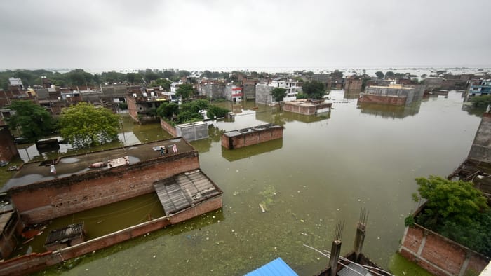 UP Flood Alert News: Ganga-Yamuna Cross Danger Mark in Prayagraj, Boats Deployed in 27 Villages