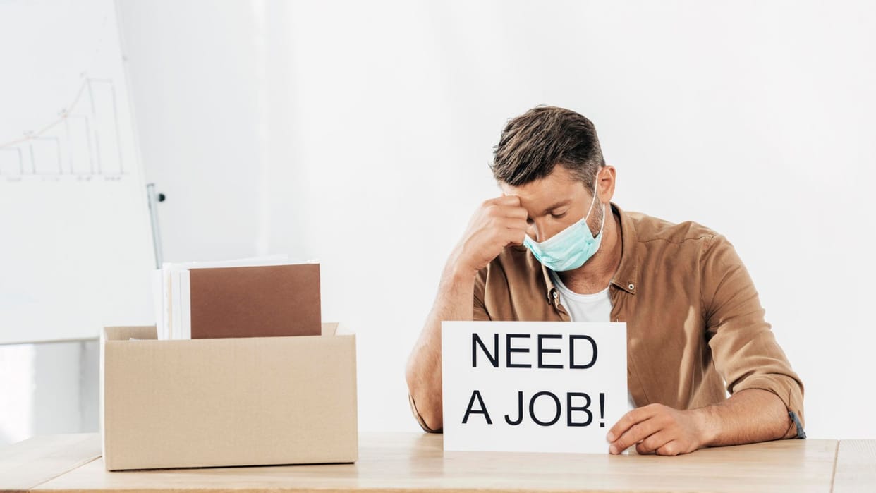 US No layoffs but job market in crisis current unemployment rate is the highest since 2012
